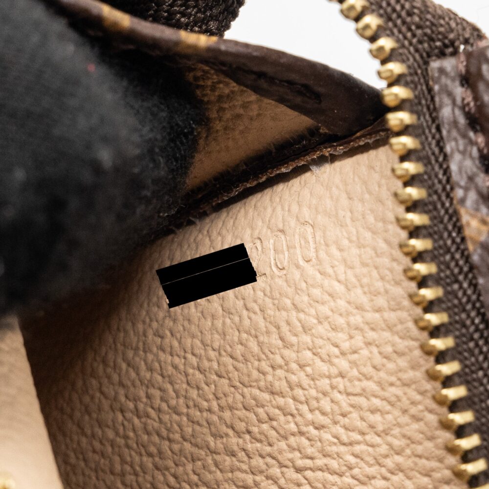AAA Replica Louis Vuitton LV TOILETRY POCHETTE 15 MONOGRAM CANVAS GHW