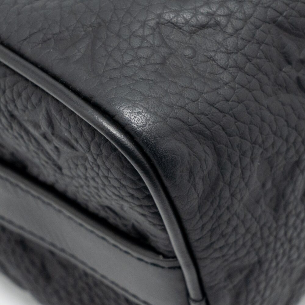 AAA Replica Louis Vuitton LV KEEPALL BANDOULIERE 25 MONOGRAM TAURILLON LEATHER BLACK WITH BLACK HARDWARE