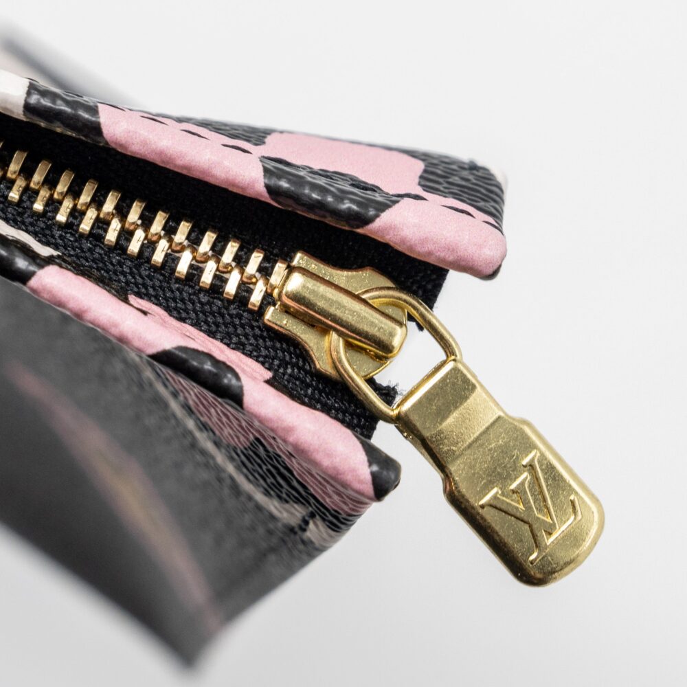 AAA Replica Louis Vuitton LV WILD AT HEART TOILETRY POCHETTE CANVAS BLACK / WHITE/ PINK GHW