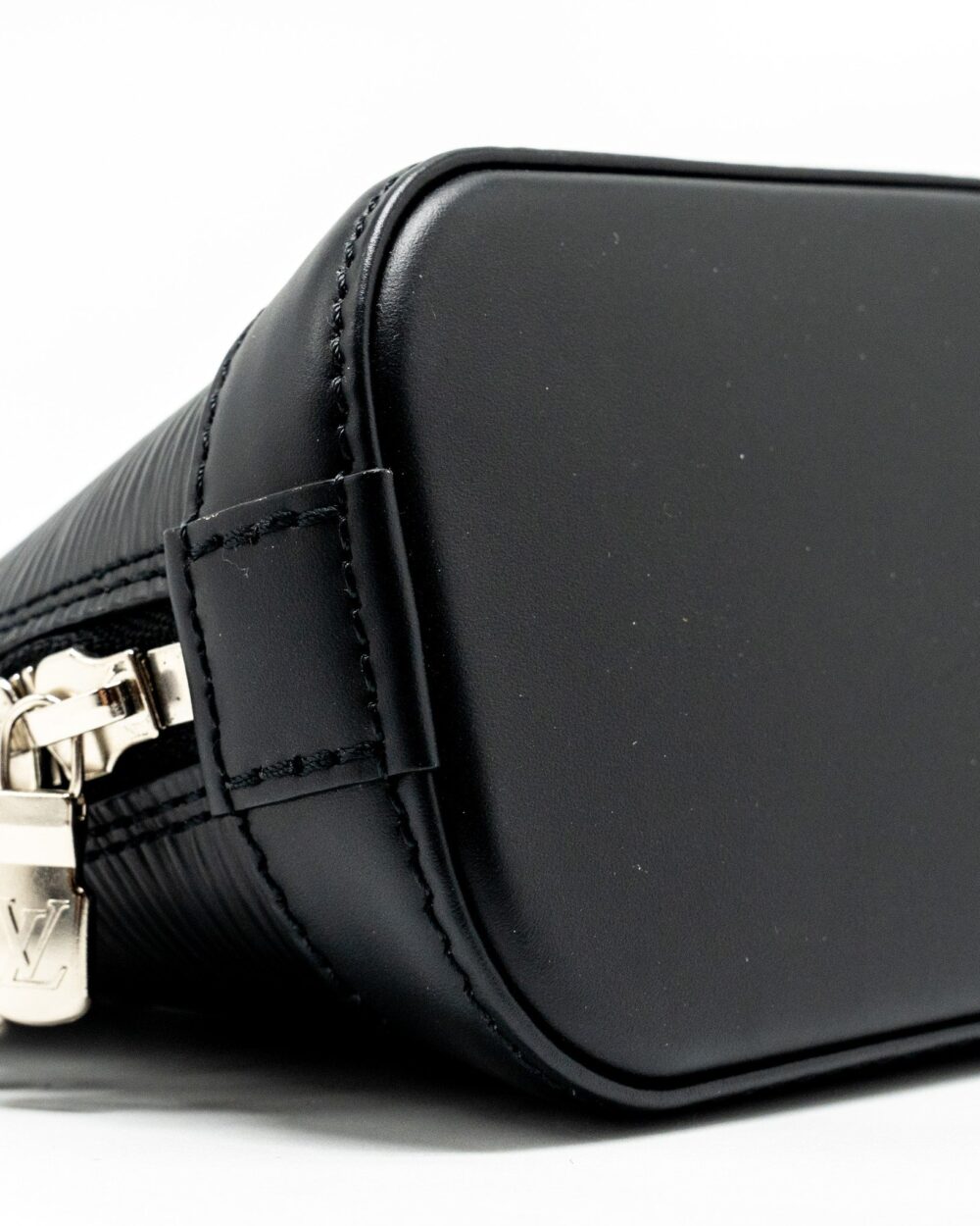 AAA Replica Louis Vuitton LV ALMA NANO EPI BLACK SHW