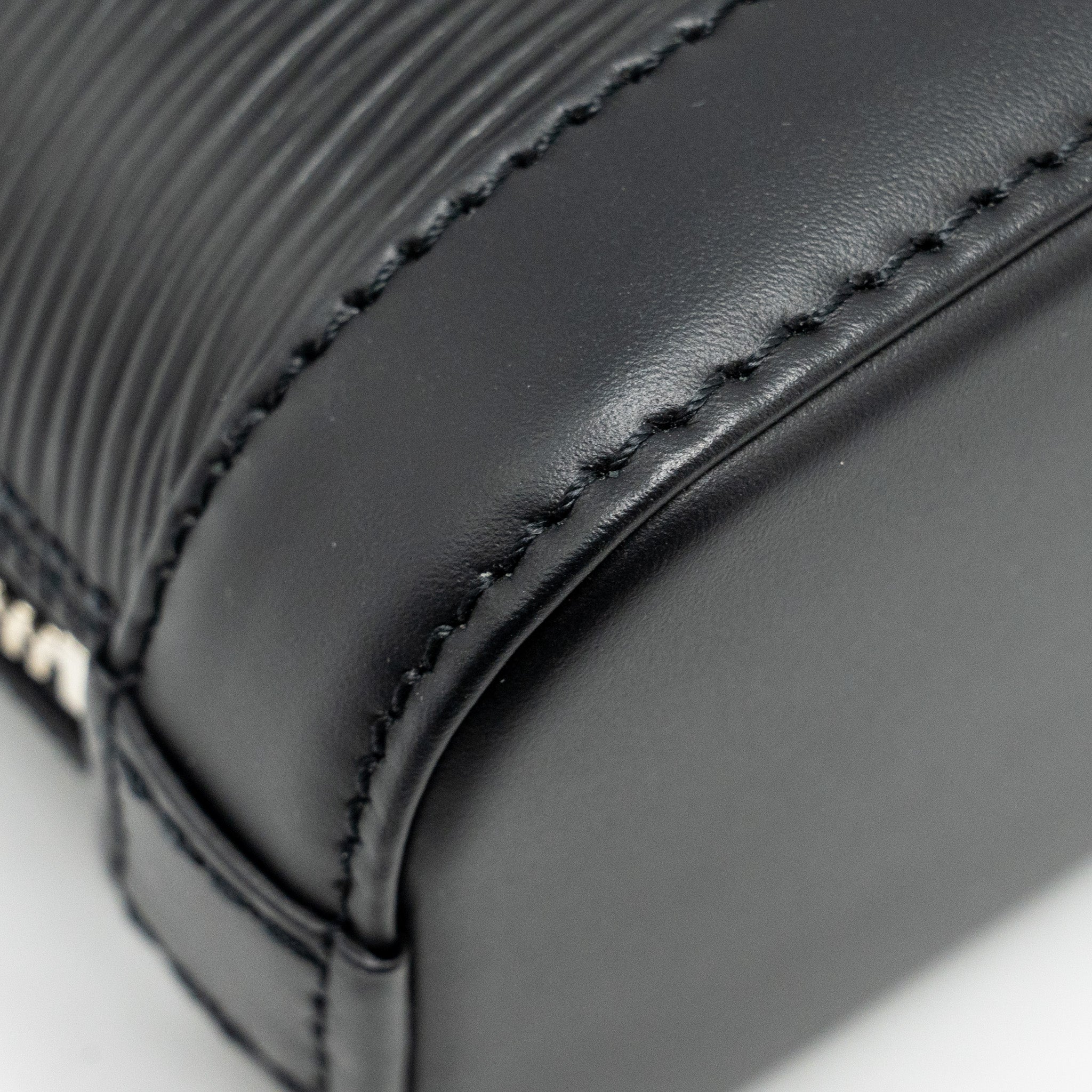 AAA Replica Louis Vuitton LV ALMA NANO EPI BLACK SHW