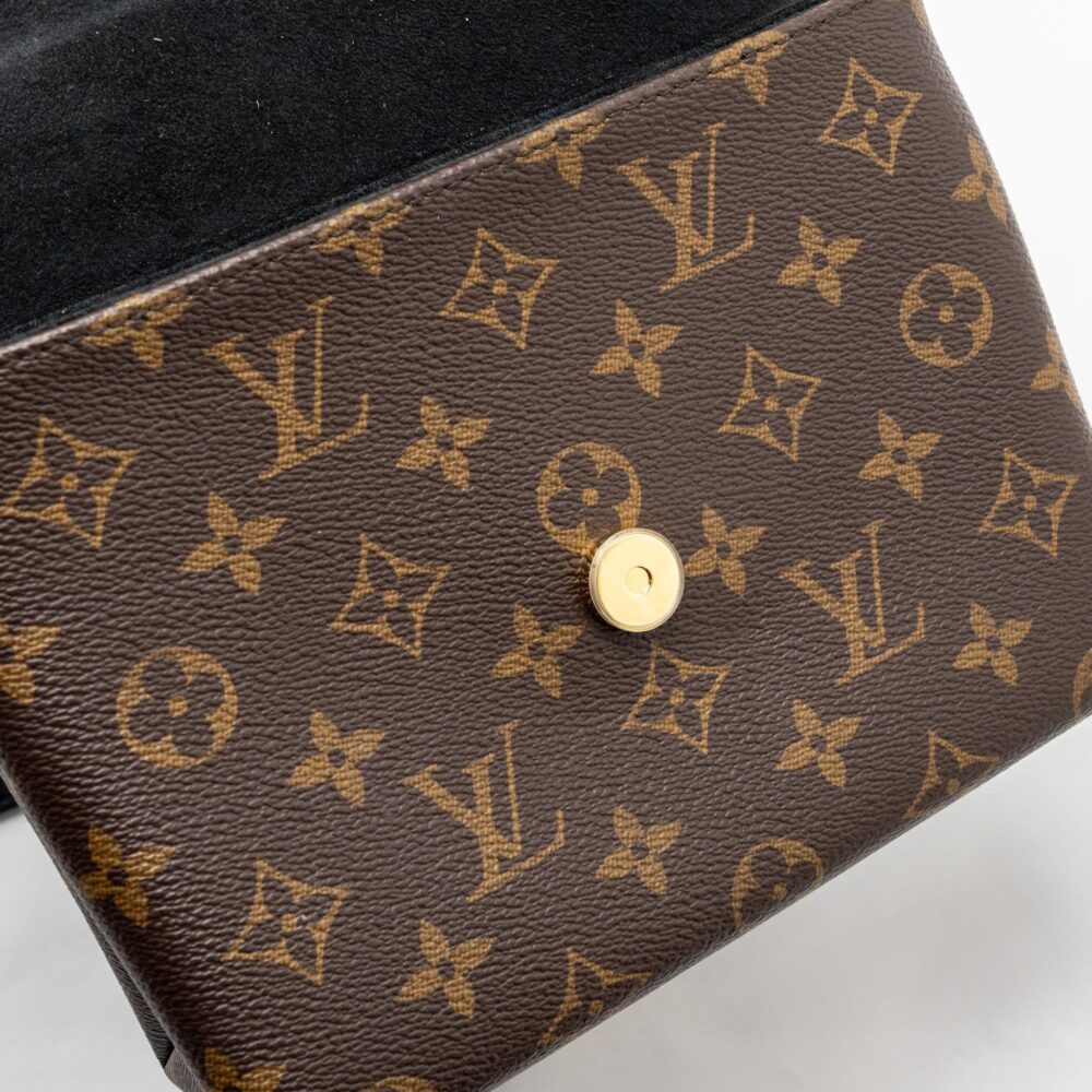 AAA Replica Louis Vuitton LV LOCKY BB MONOGRAM CANVAS/LEATHER BLACK GHW