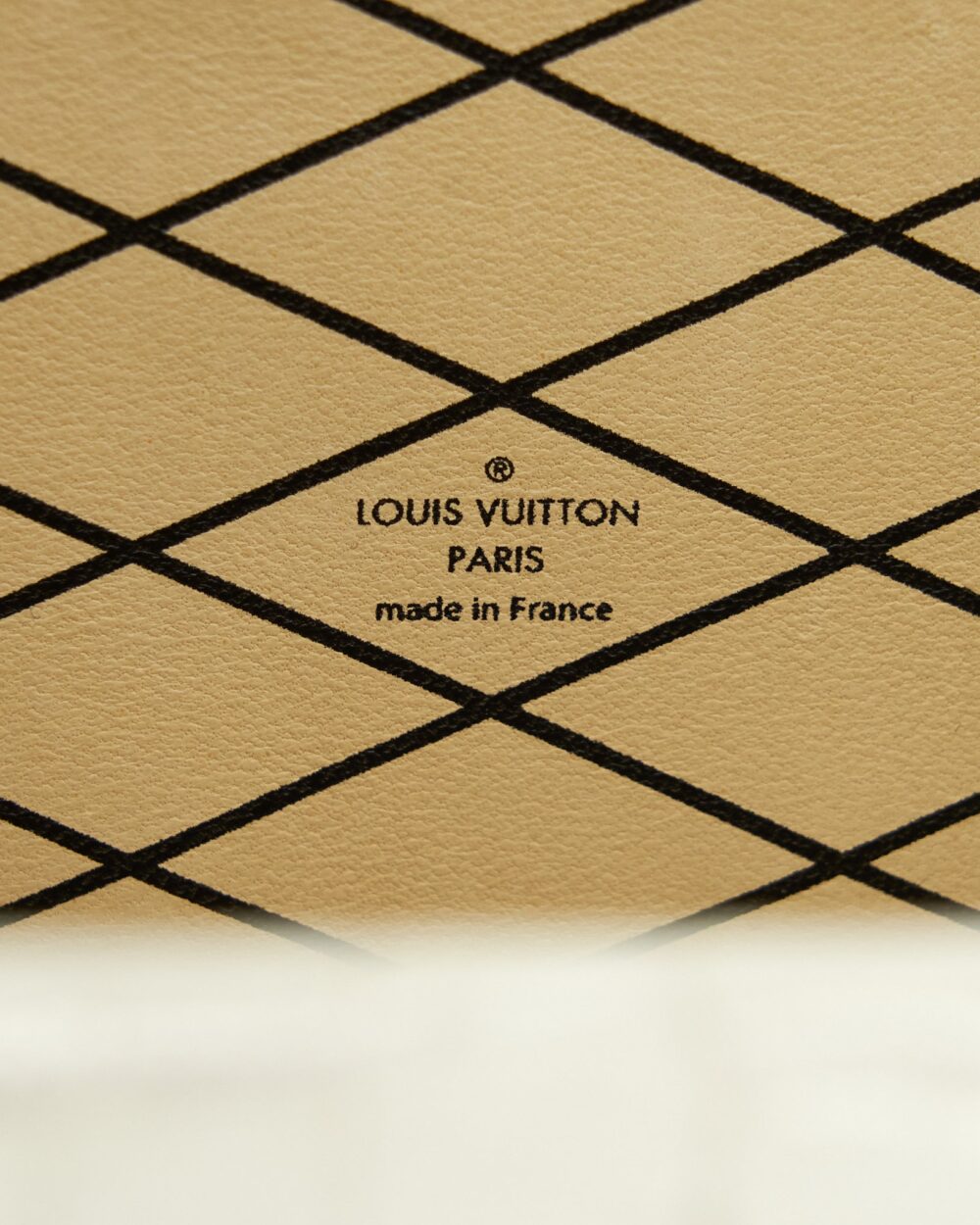 AAA Replica Louis Vuitton LV PETITE MALLE NILOTICUS CROCODILE WHITE GHW