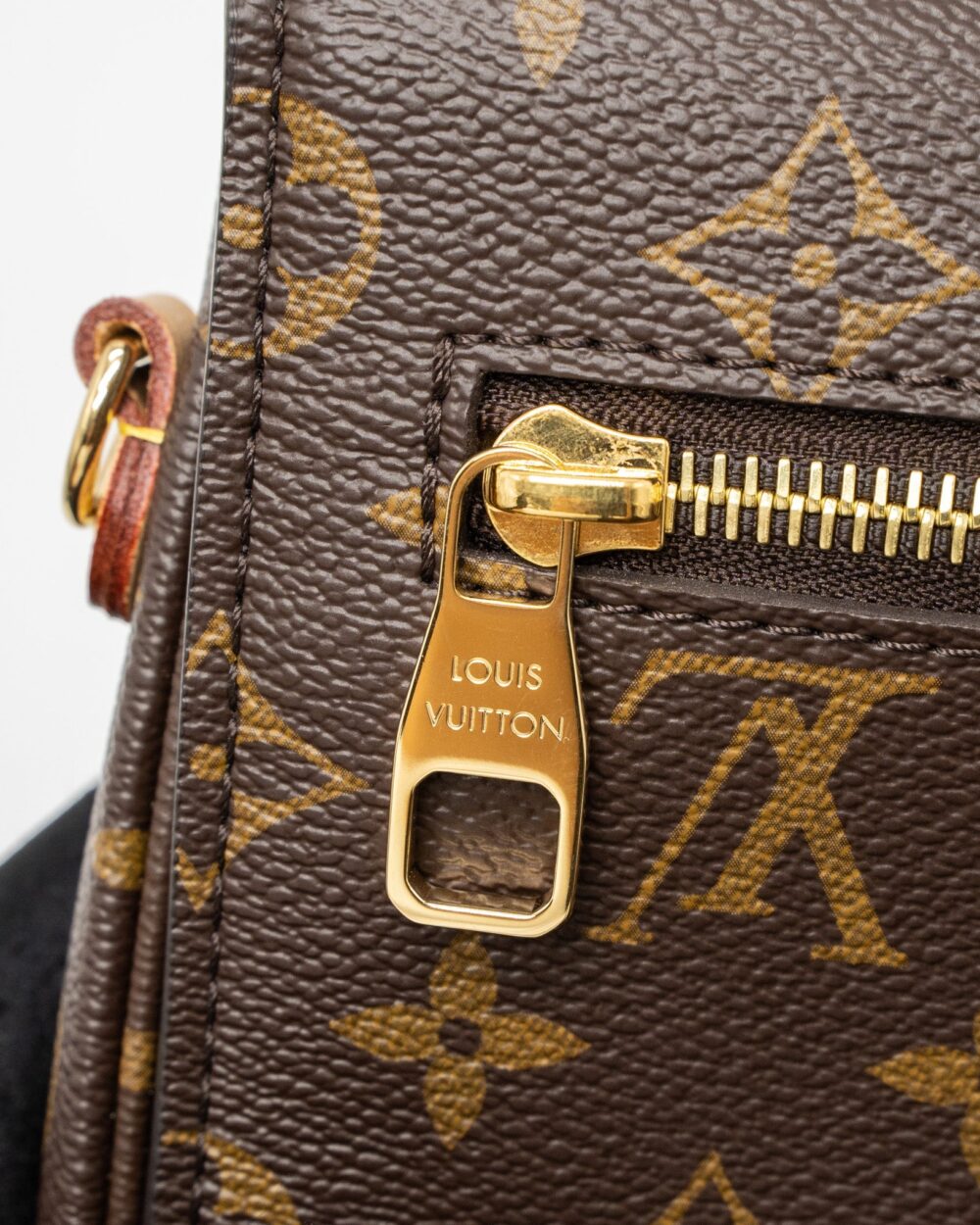 AAA Replica Louis Vuitton LV POCHETTE MÉTIS MONOGRAM CANVAS GHW (NEW VERSION)