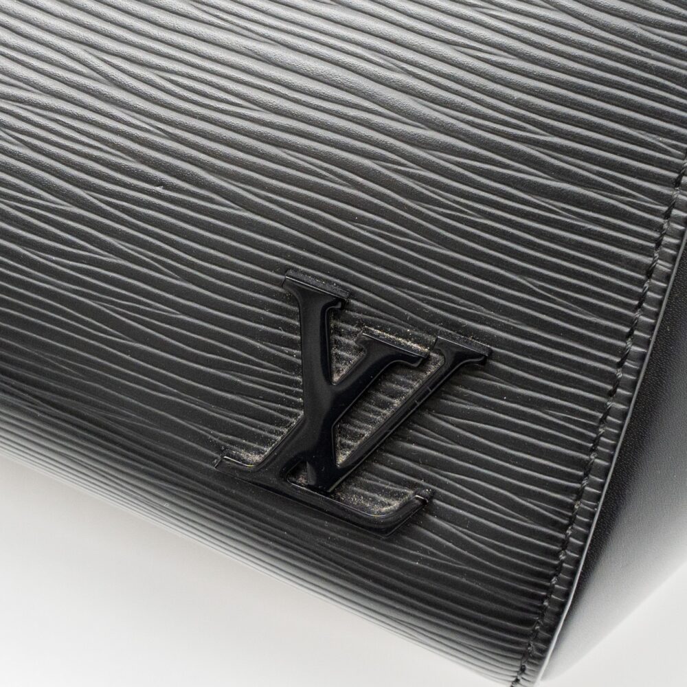 AAA Replica Louis Vuitton LV CLUNY MM EPI BLACK SHW