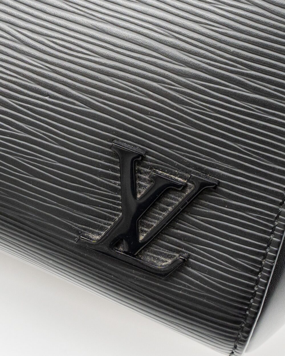 AAA Replica Louis Vuitton LV CLUNY MM EPI BLACK SHW