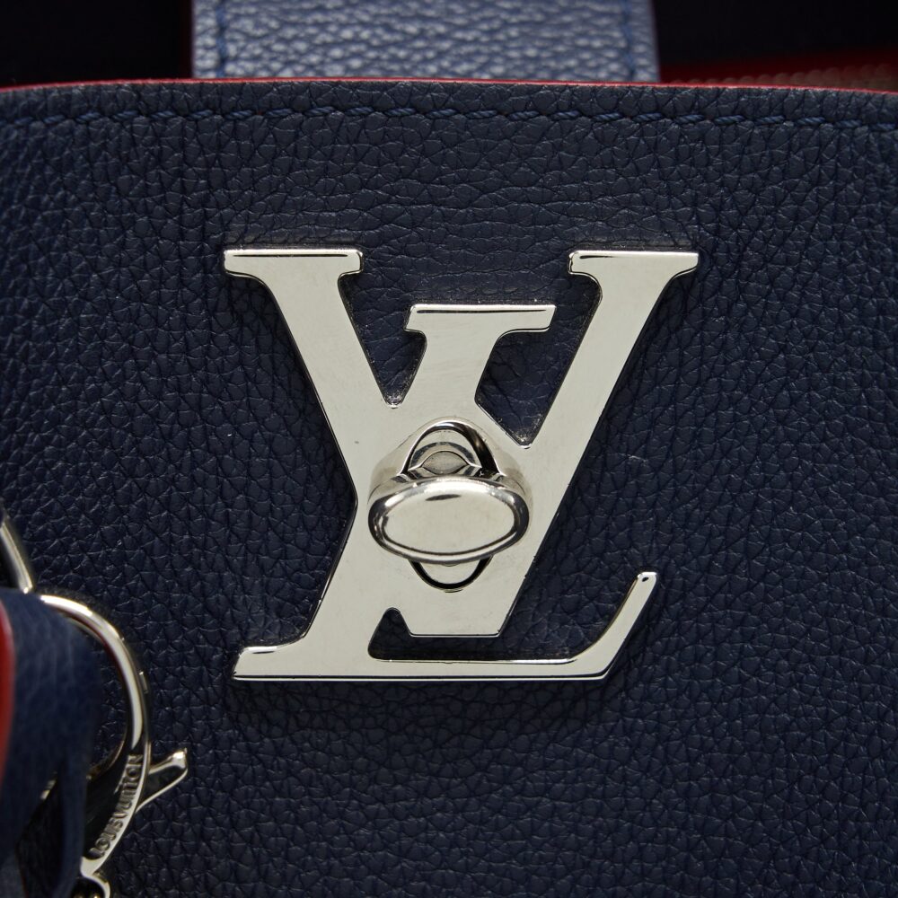 AAA Replica Louis Vuitton LV LOCKME BUCKET BAG NAVY/RED WITH AN EXTRA BAG CHARM SHW