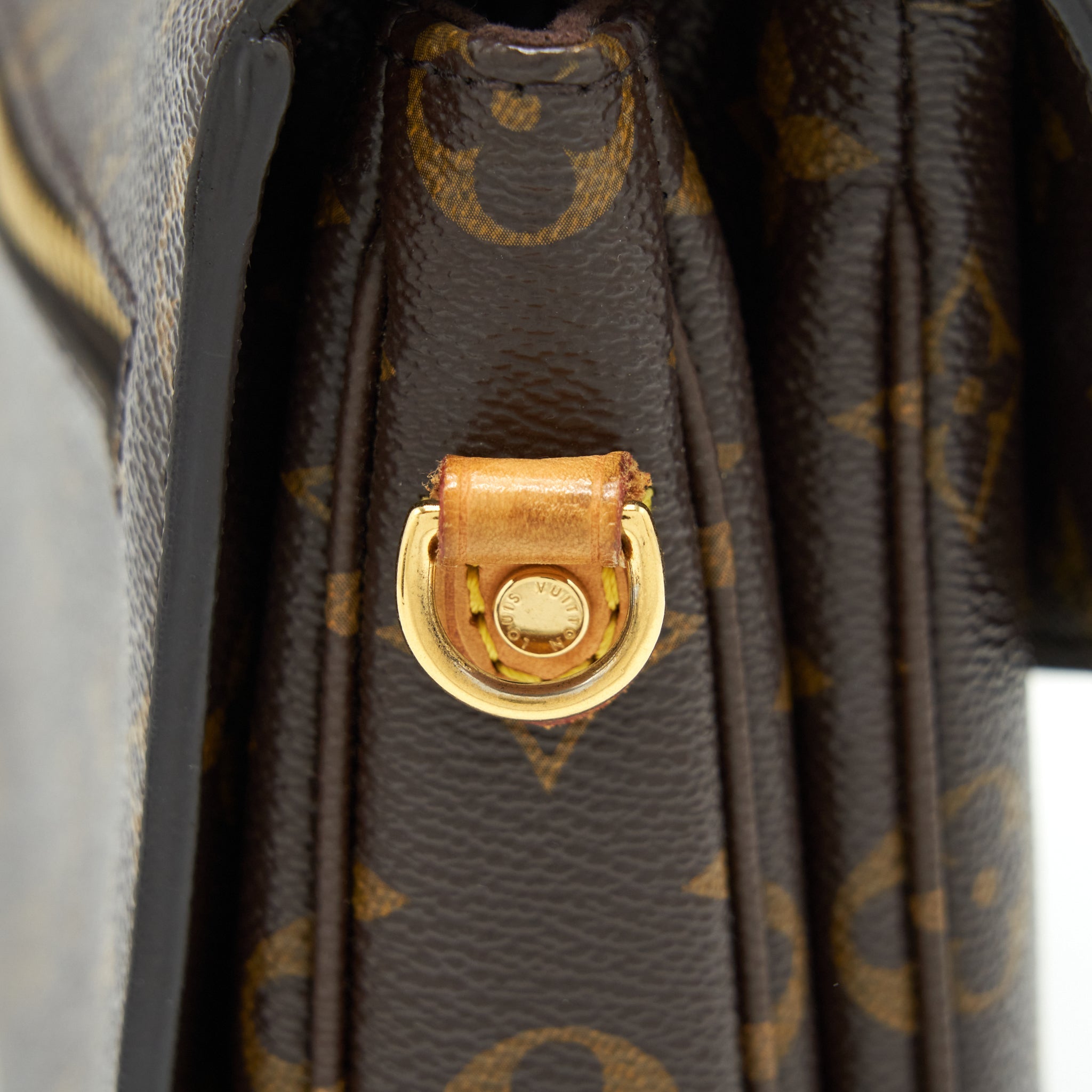 AAA Replica Louis Vuitton LV POCHETTE MÉTIS MONOGRAM CANVAS YEAR 2015