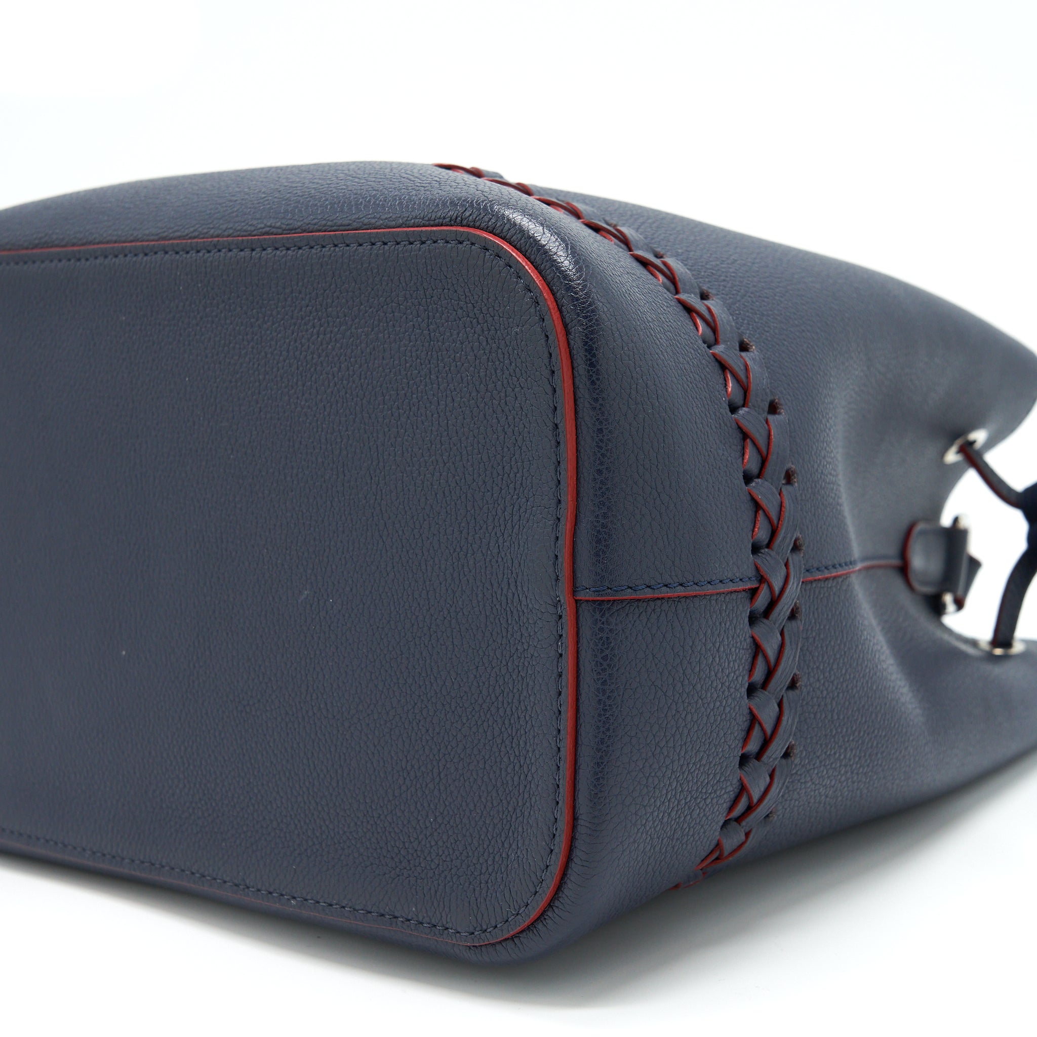 AAA Replica Louis Vuitton LV LOCKME BUCKET BAG NAVY/RED WITH AN EXTRA BAG CHARM SHW