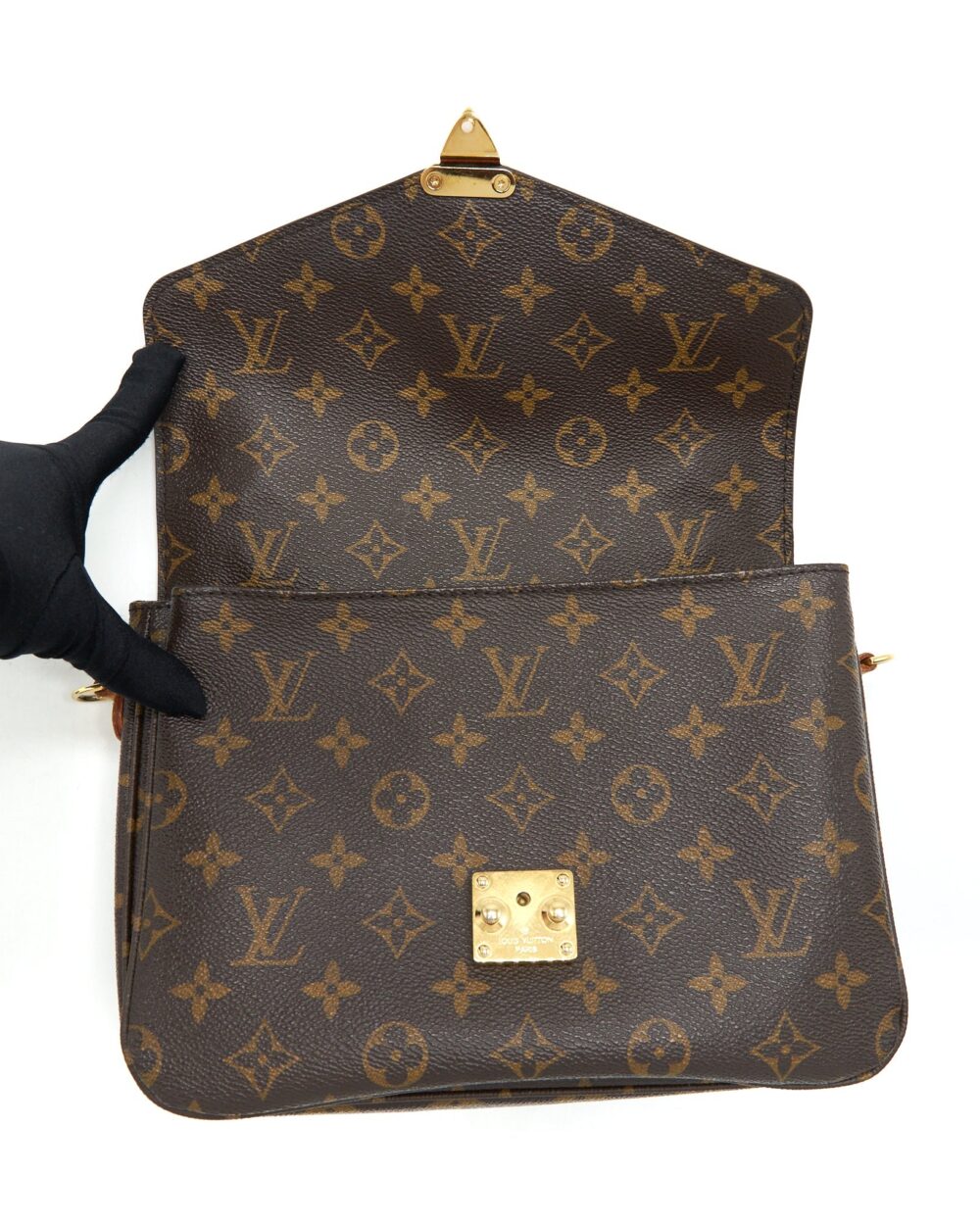 AAA Replica Louis Vuitton LV POCHETTE MÉTIS MONOGRAM CANVAS YEAR 2015