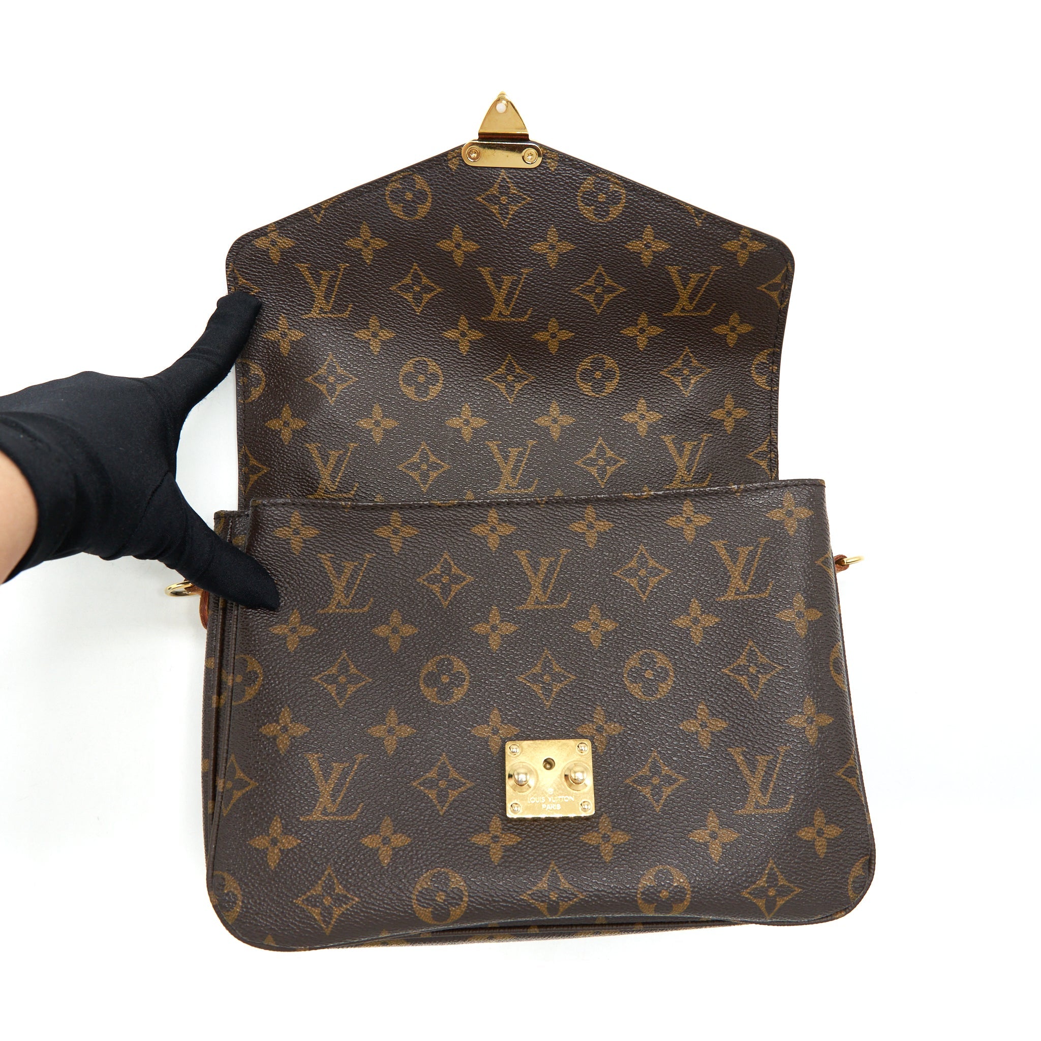 AAA Replica Louis Vuitton LV POCHETTE MÉTIS MONOGRAM CANVAS YEAR 2015