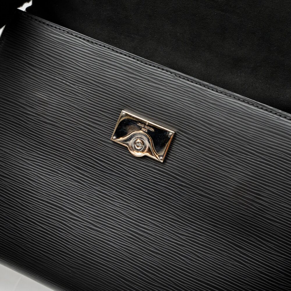AAA Replica Louis Vuitton LV CLUNY MM EPI BLACK SHW