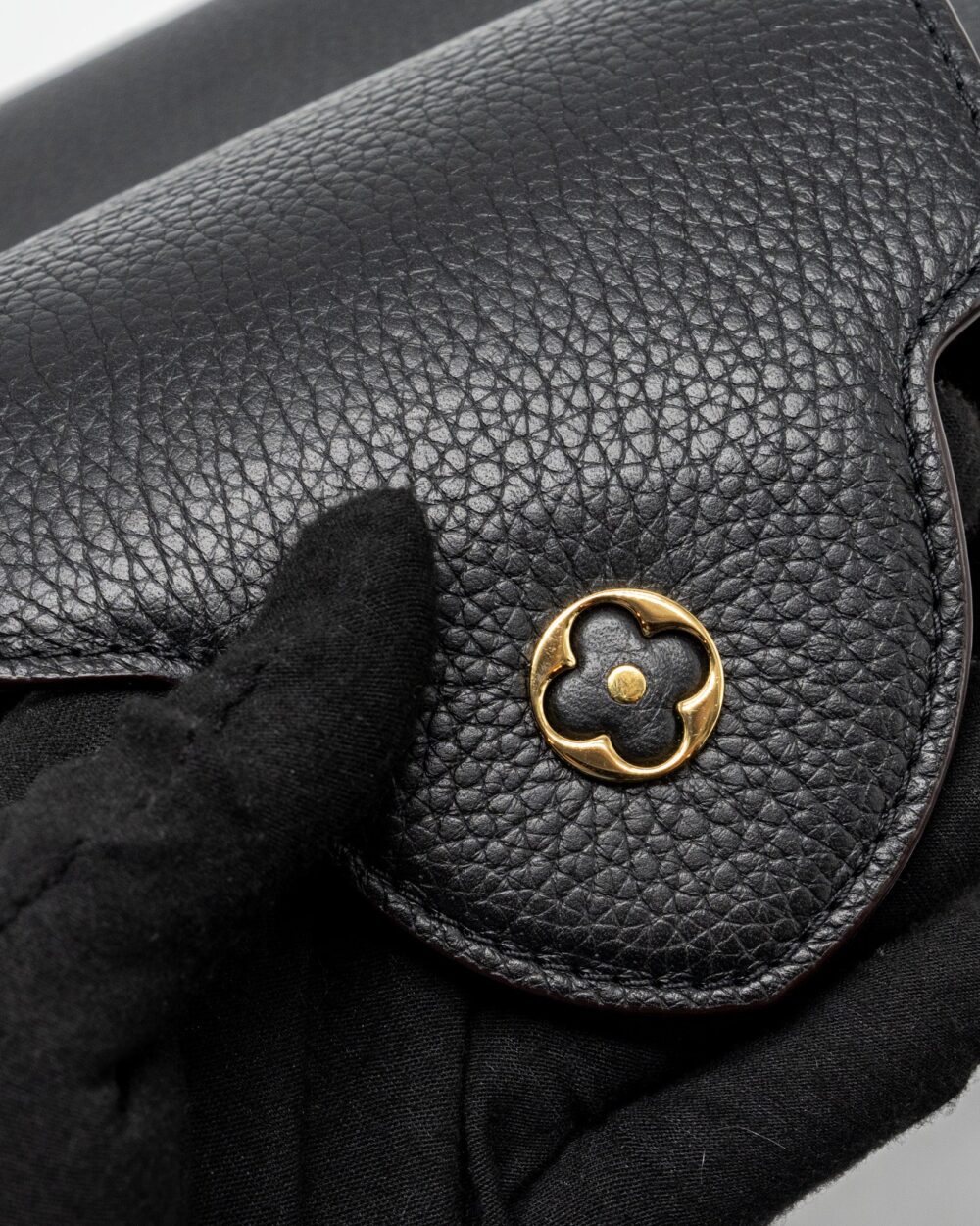 AAA Replica Louis Vuitton LV CAPUCINES BB TAURILLON CALFSKIN BLACK GHW