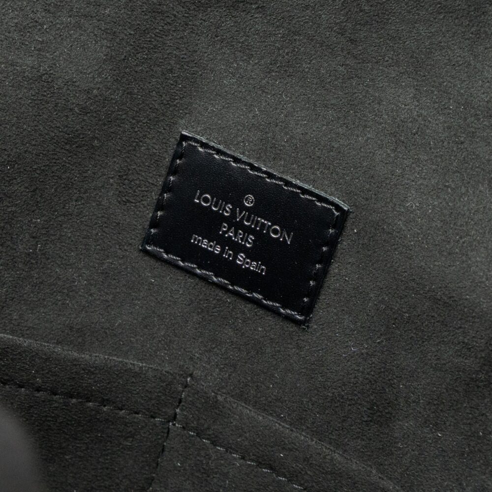 AAA Replica Louis Vuitton LV CLUNY MM EPI BLACK SHW