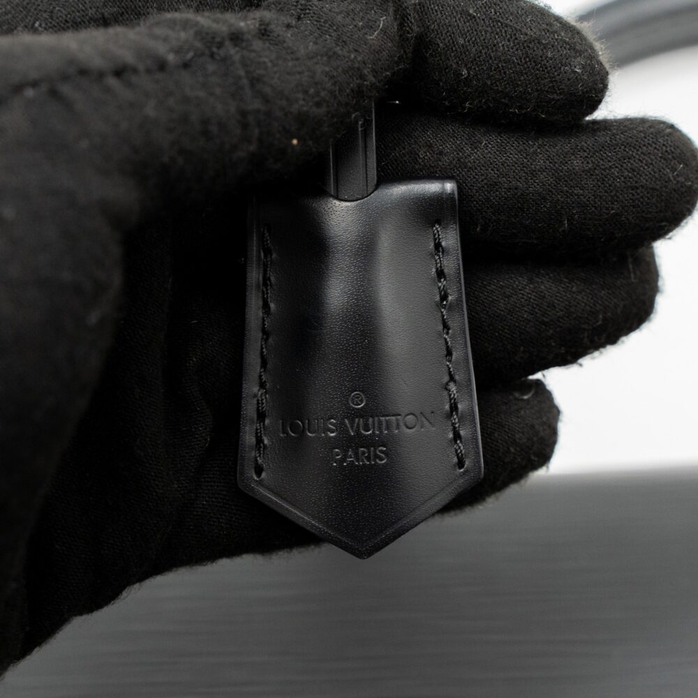 AAA Replica Louis Vuitton LV CLUNY MM EPI BLACK SHW