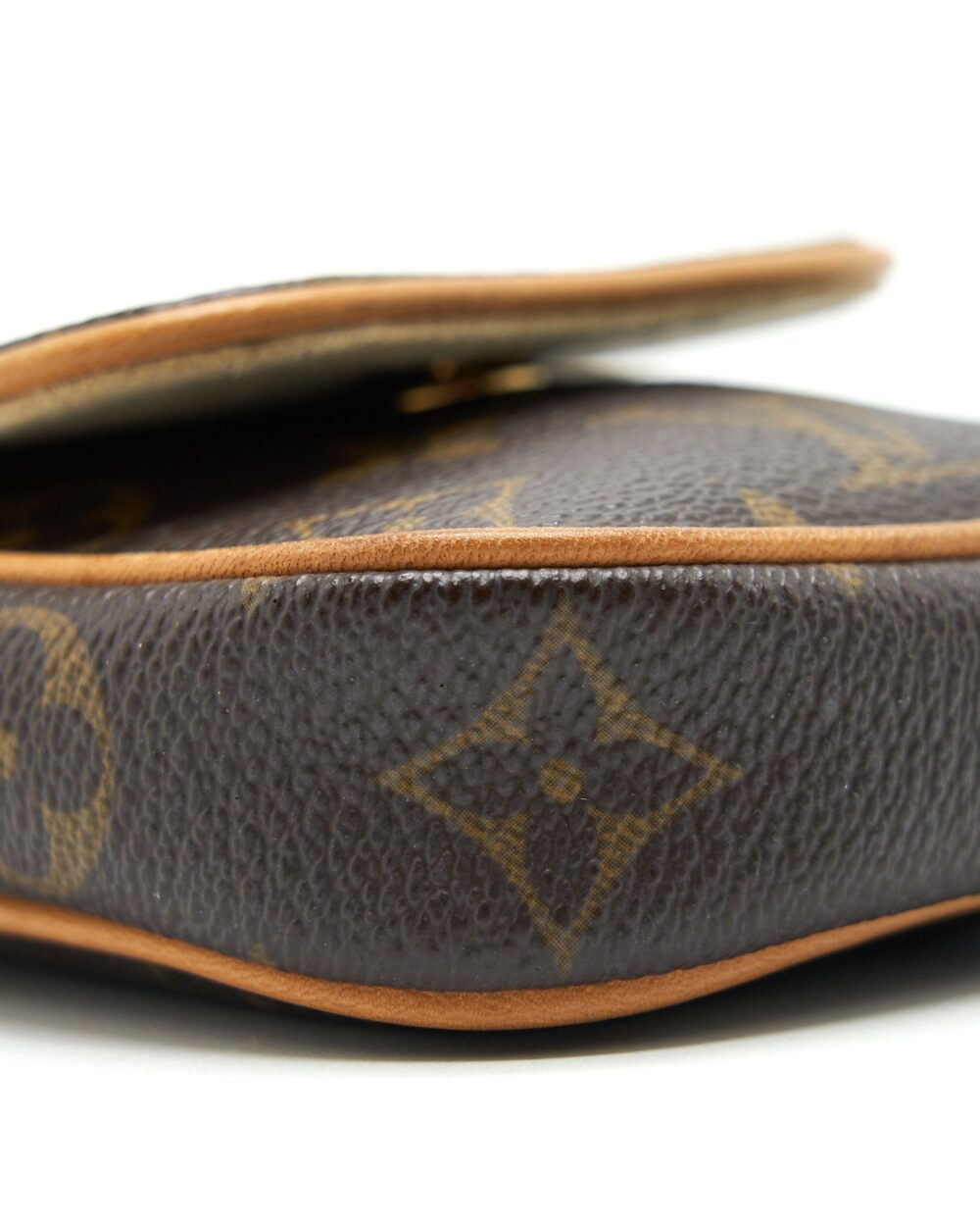 AAA Replica Louis Vuitton LV VINTAGE MINI FLAP CROSSBODY BAG