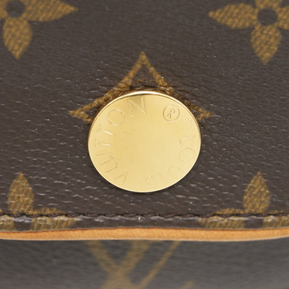 AAA Replica Louis Vuitton LV VINTAGE MINI FLAP CROSSBODY BAG