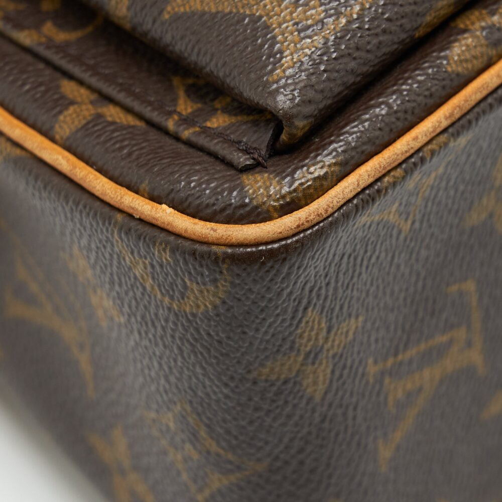 AAA Replica Louis Vuitton LV VINTAGE MONOGRAM SHOULDER BAG GHW