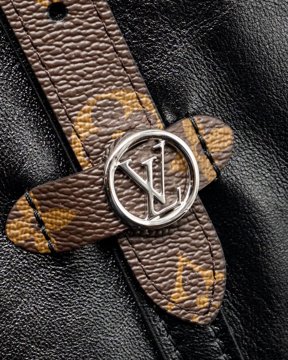 AAA Replica Louis Vuitton LV Carryall Vibe MM Lambskin/Monogram Canvas Black SHW M25143