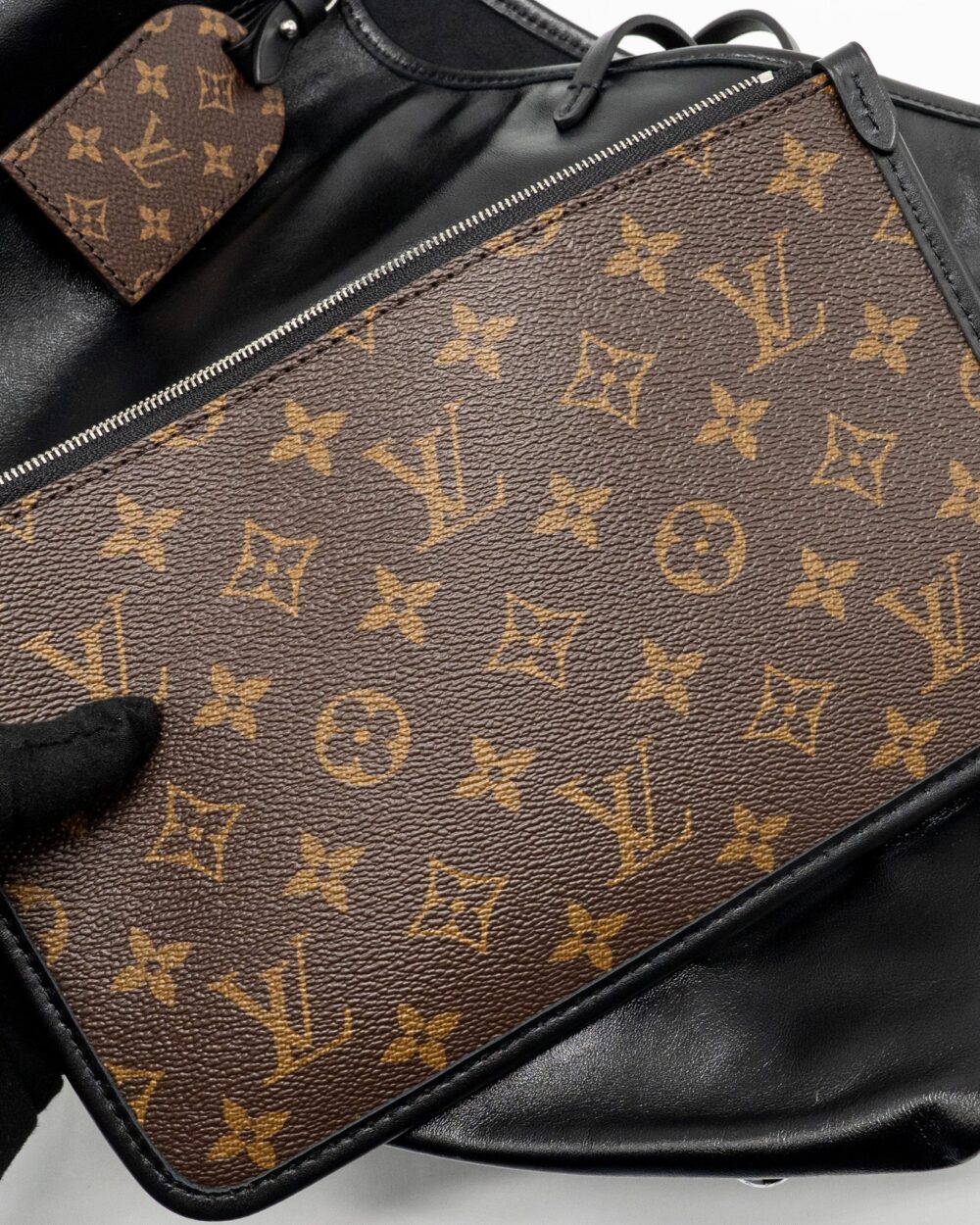 AAA Replica Louis Vuitton LV Carryall Vibe MM Lambskin/Monogram Canvas Black SHW M25143