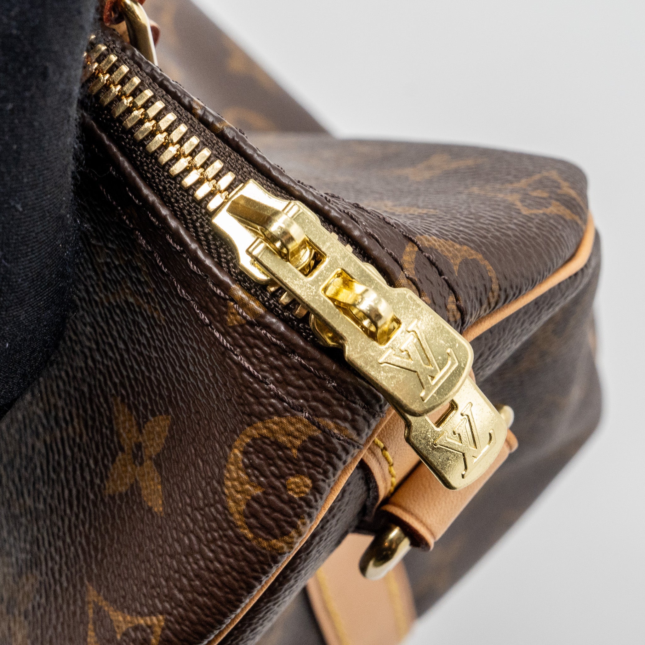 AAA Replica Louis Vuitton LV SPEEDY BANDOULIERE 25 MONOGRAM CANVAS GHW (NEW VERSION)
