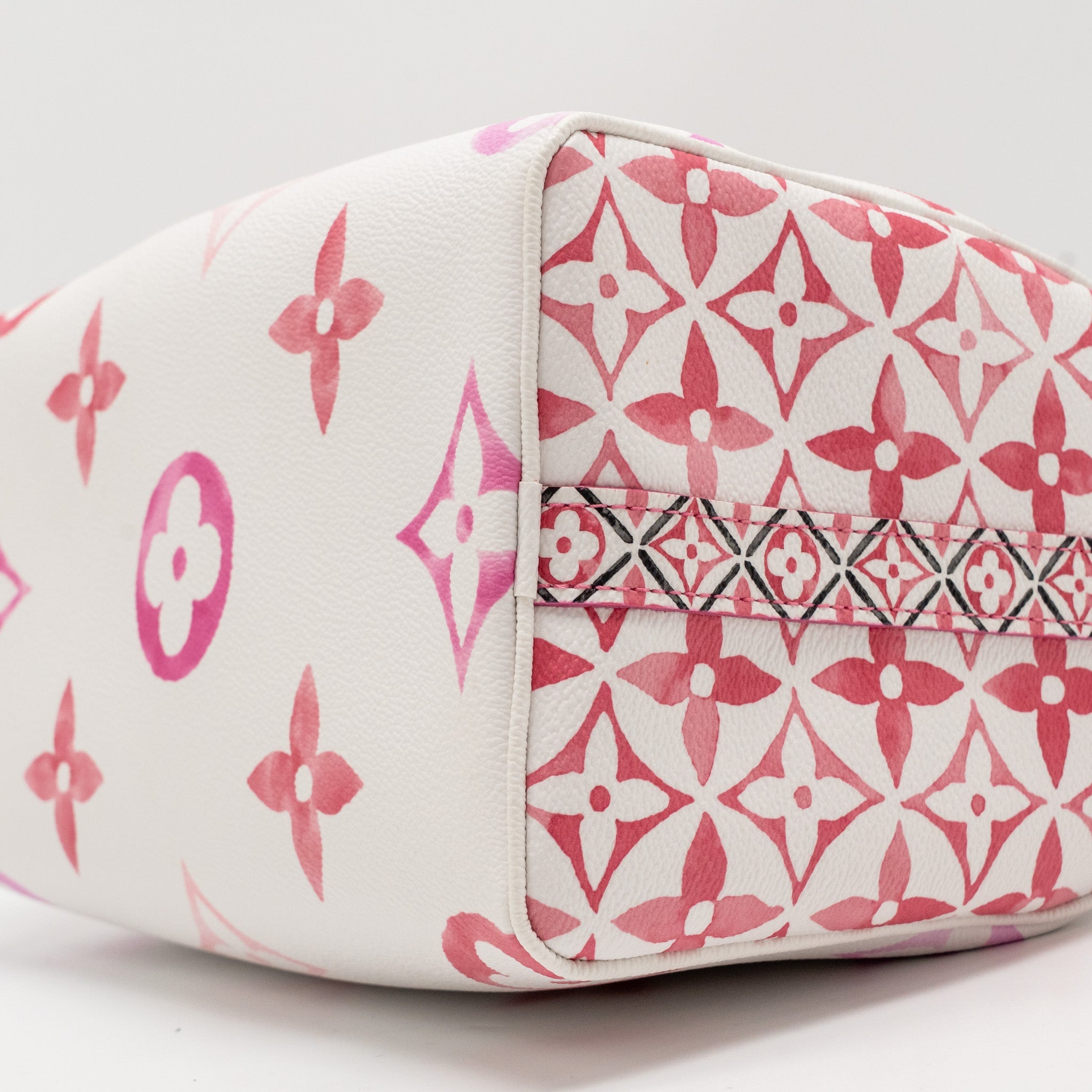 AAA Replica Louis Vuitton LV BY THE POOL SPEEDY BANDOULIERE 25 GIANT MONOGRAM CANVAS PINK/WHITE GHW