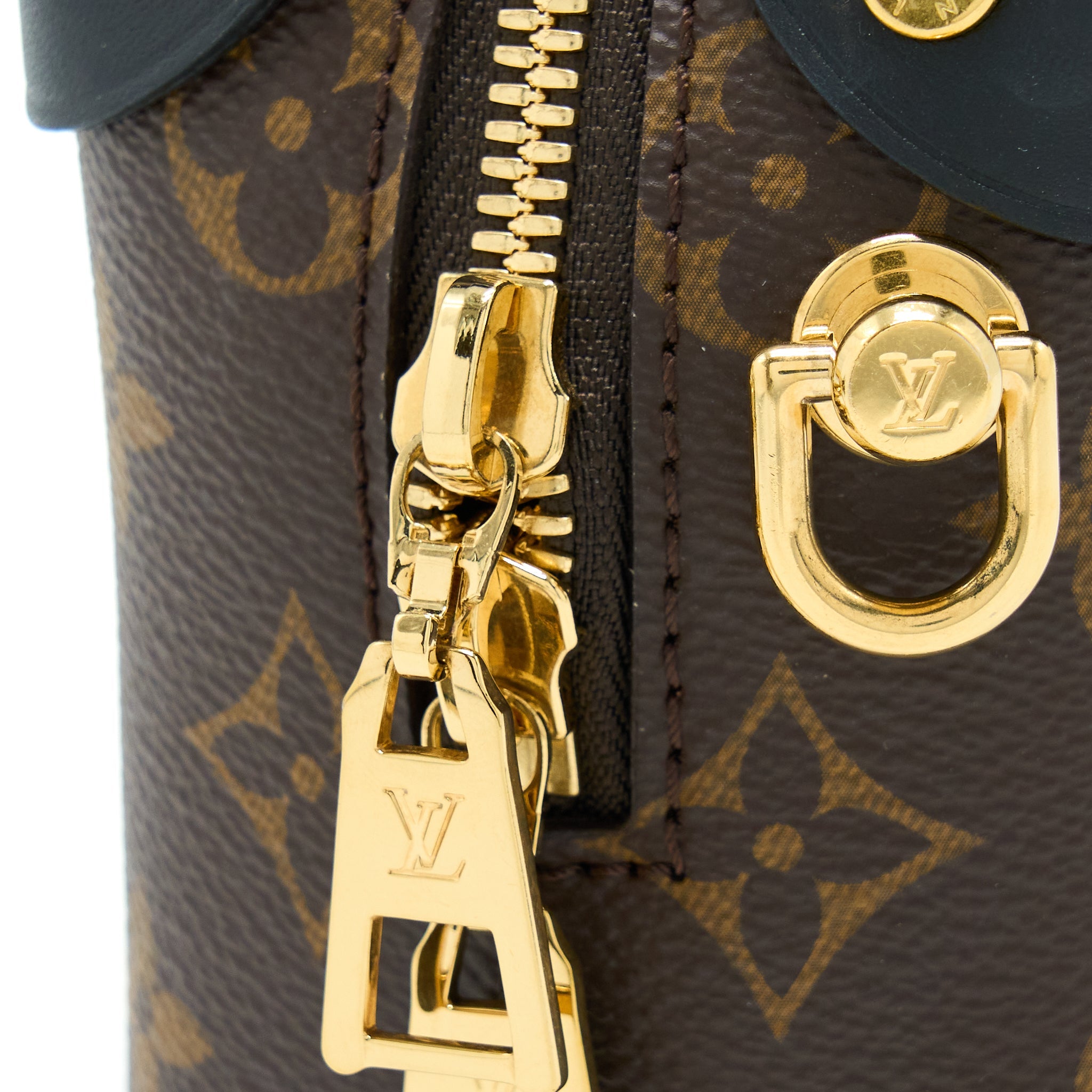 AAA Replica Louis Vuitton LV PETITE MALLE SOUPLE MONOGRAM CANVAS GHW
