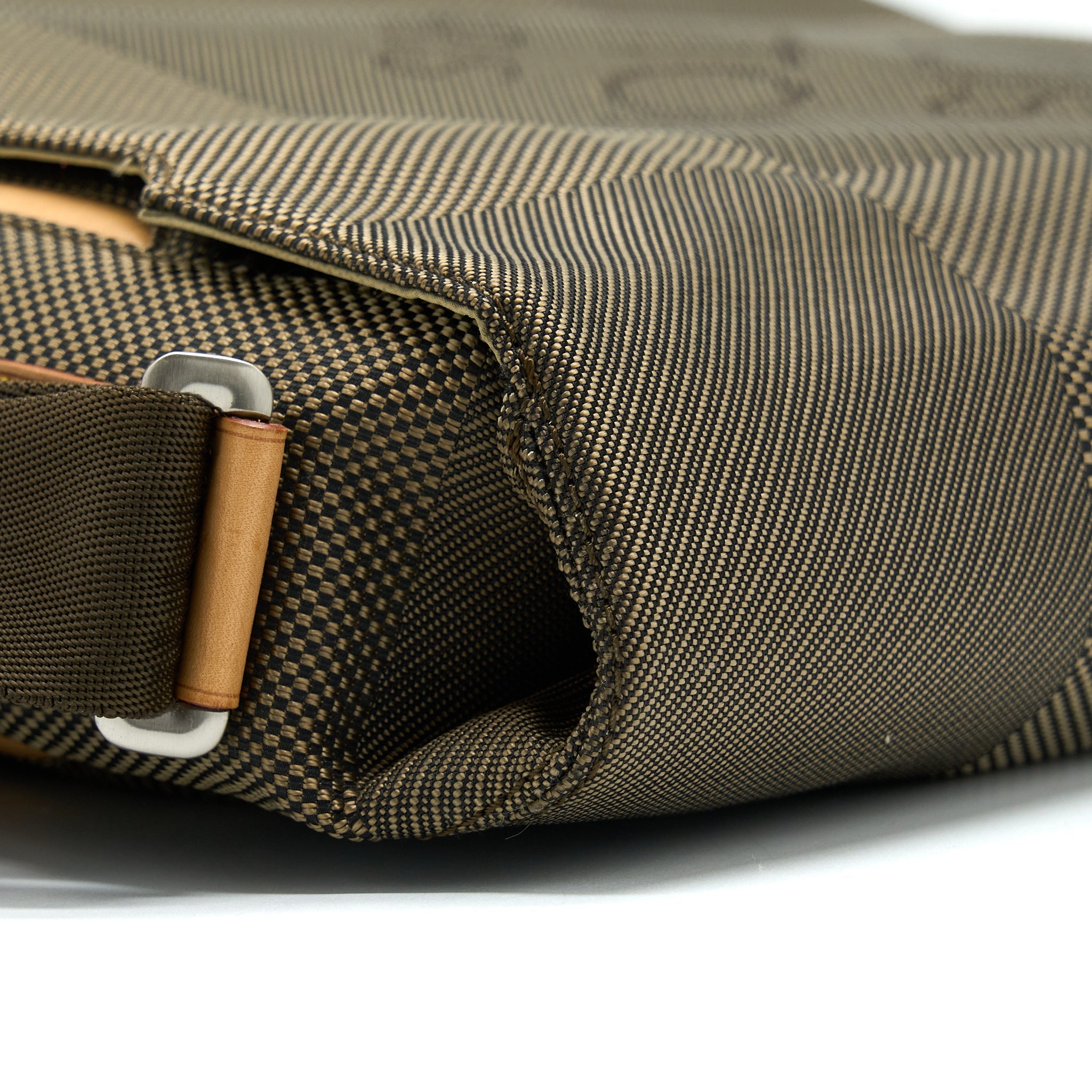 AAA Replica Louis Vuitton LV MESSENGER BAG FABRIC/BEIGE LEATHER MULTICOLOUR GHW