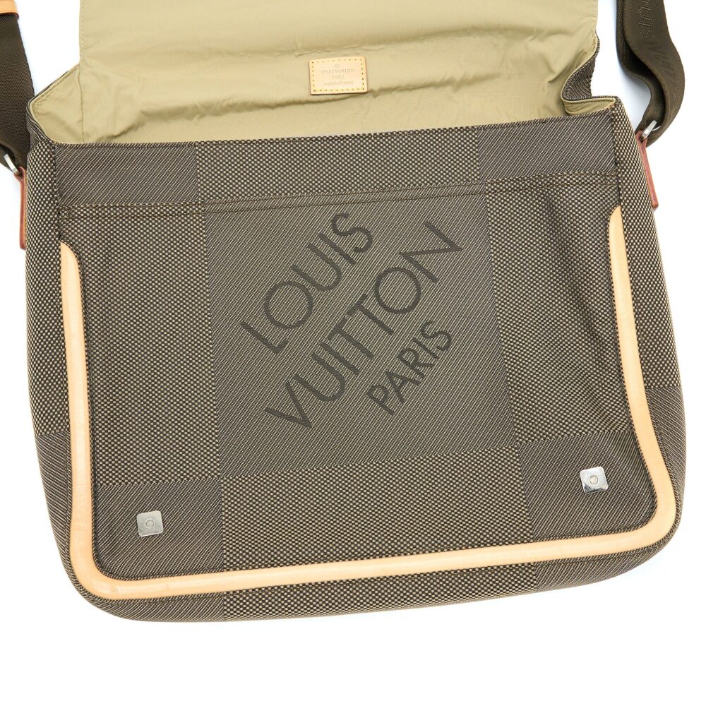 AAA Replica Louis Vuitton LV MESSENGER BAG FABRIC/BEIGE LEATHER MULTICOLOUR GHW