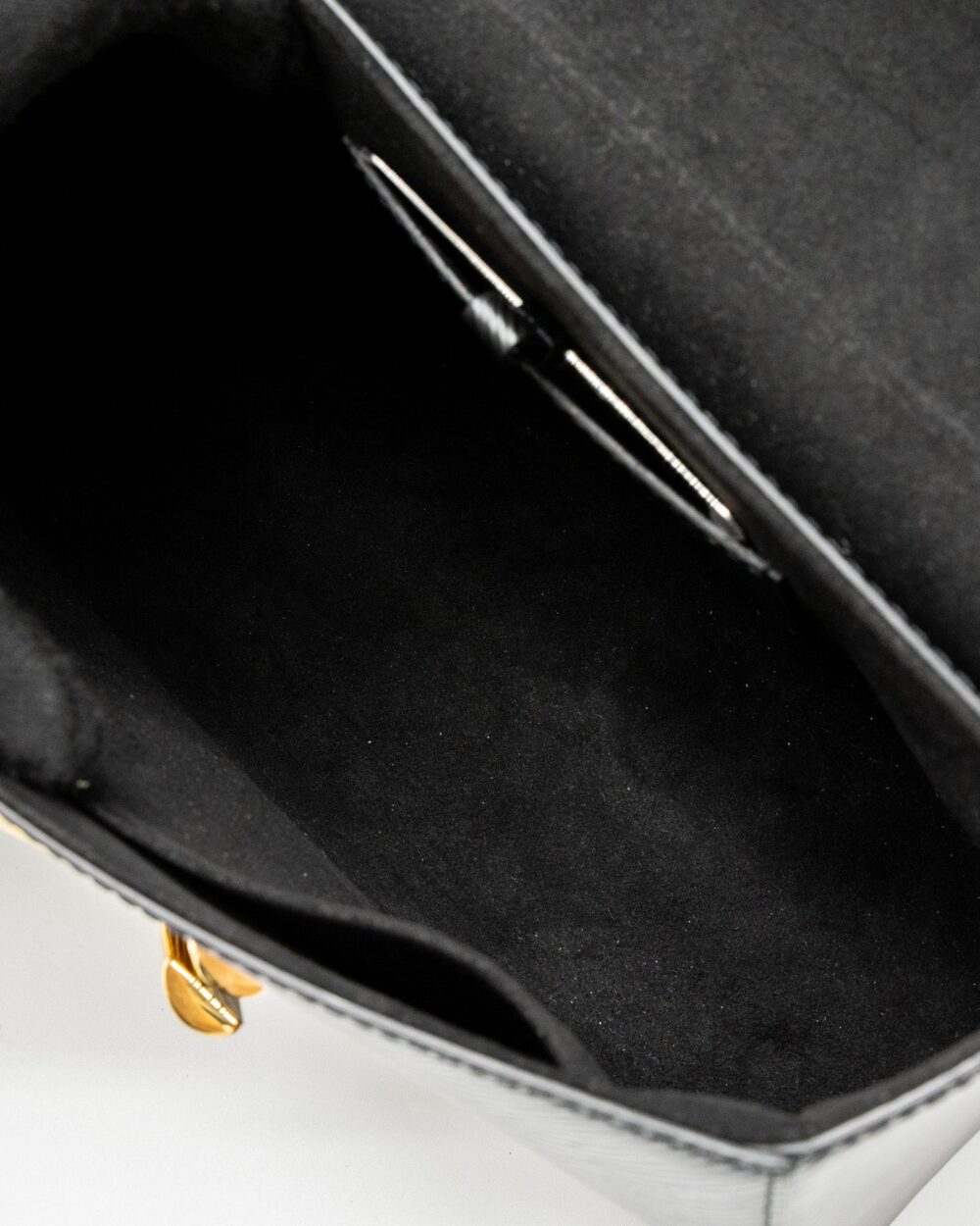 AAA Replica Louis Vuitton LV TWIST MM EPI BLACK GHW