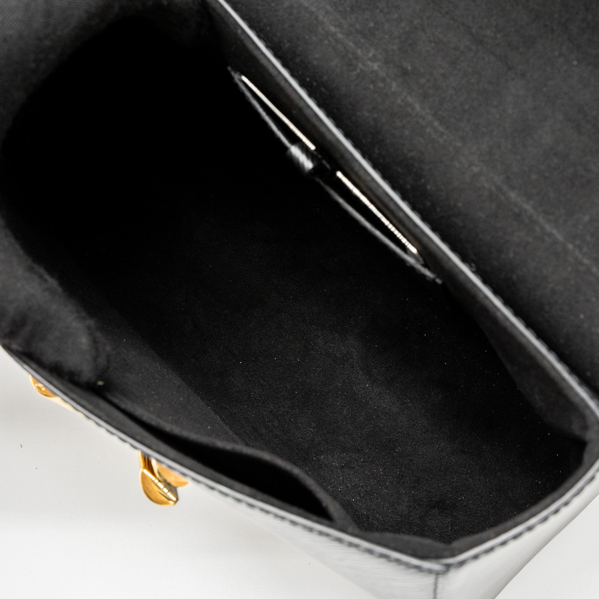 AAA Replica Louis Vuitton LV TWIST MM EPI BLACK GHW