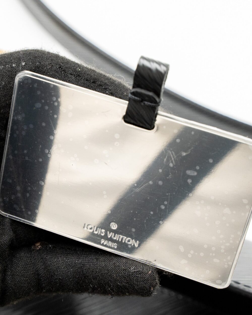 AAA Replica Louis Vuitton LV TWIST MM EPI BLACK GHW