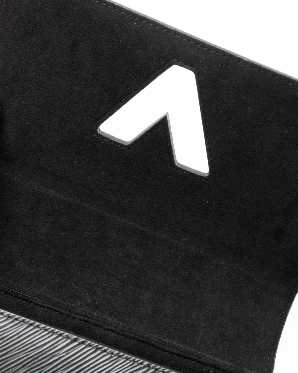 AAA Replica Louis Vuitton LV TWIST MM EPI BLACK GHW