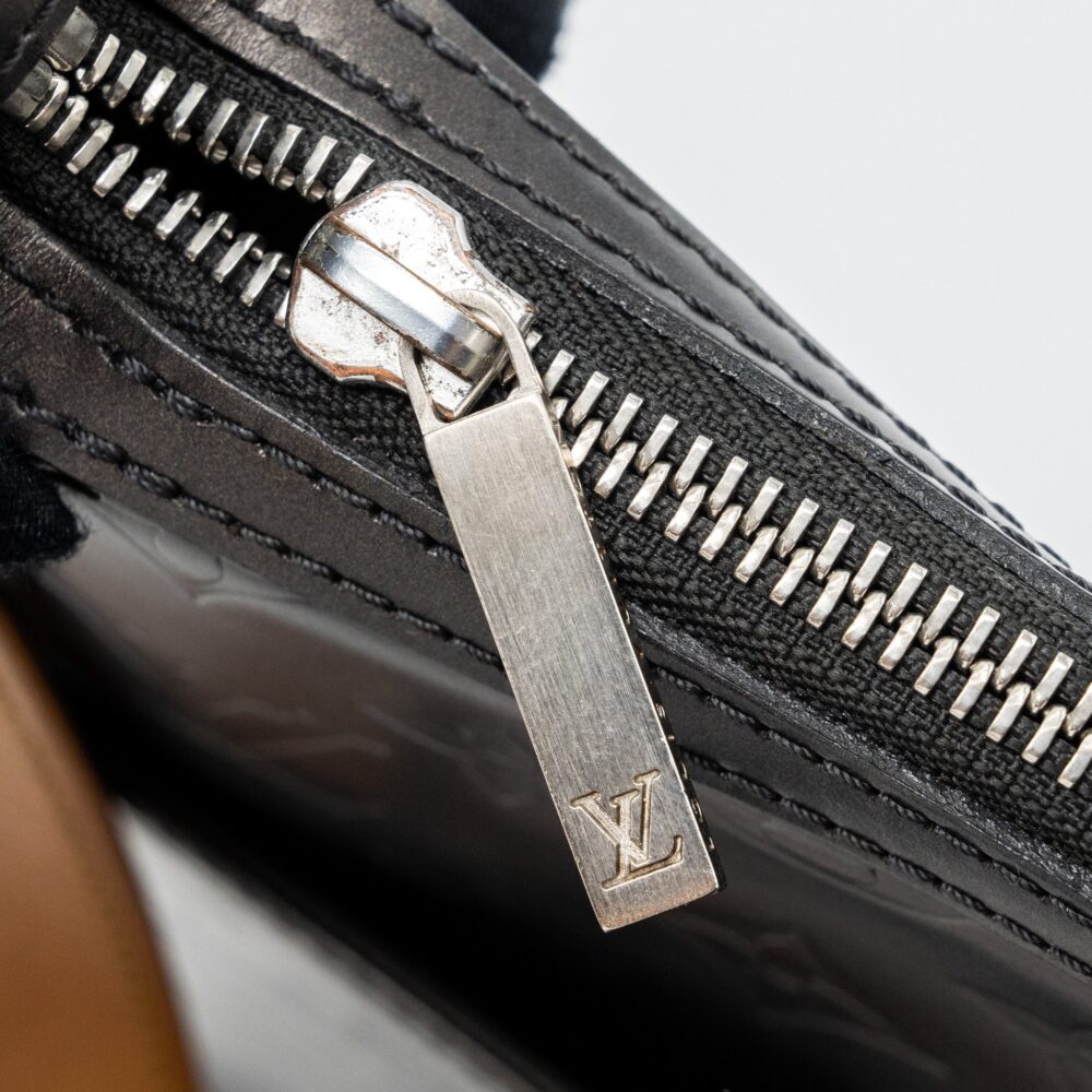 AAA Replica Louis Vuitton LV MESSENGER SHOULDER BAG LEATHER DARK GREY SHW