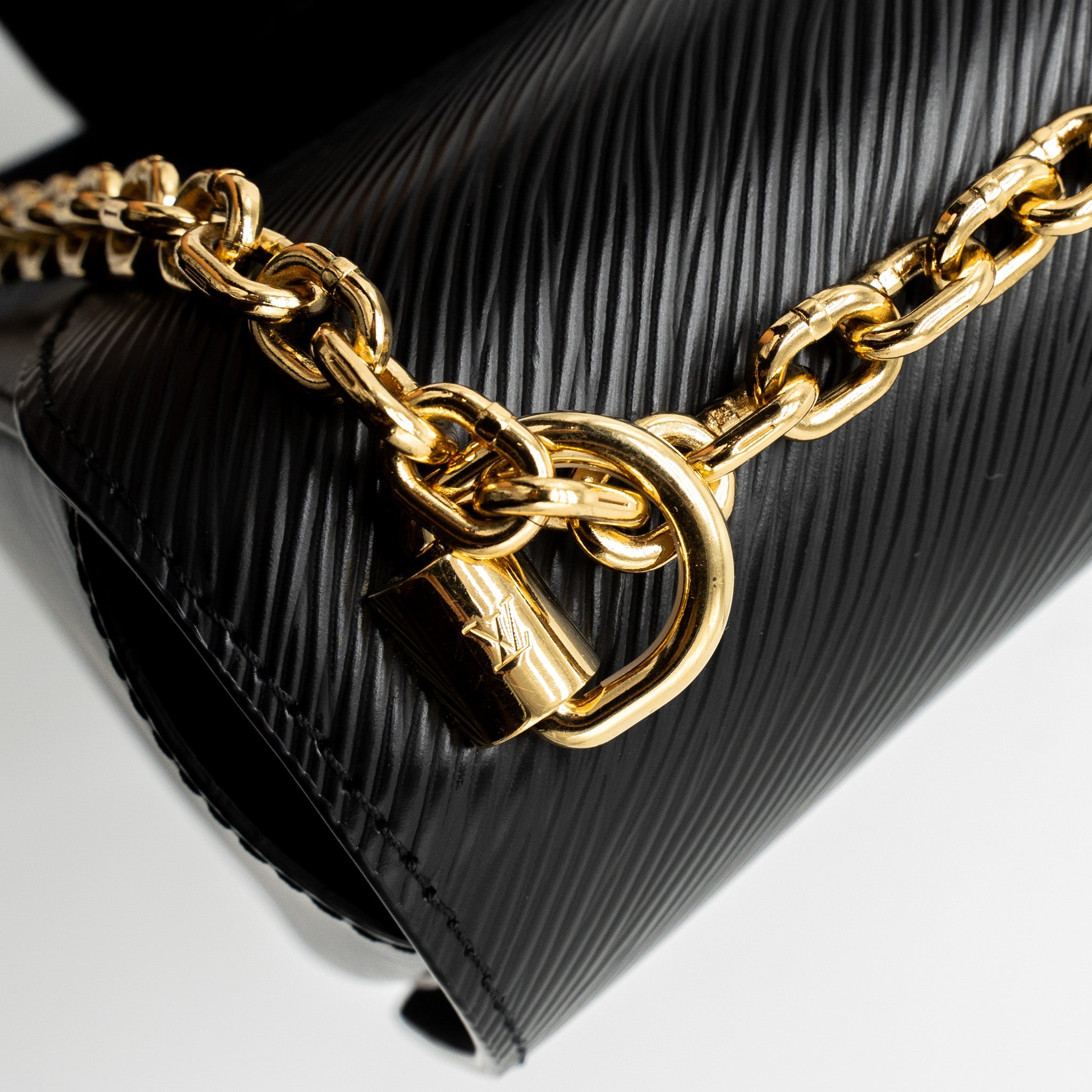 AAA Replica Louis Vuitton LV TWIST MM EPI BLACK GHW