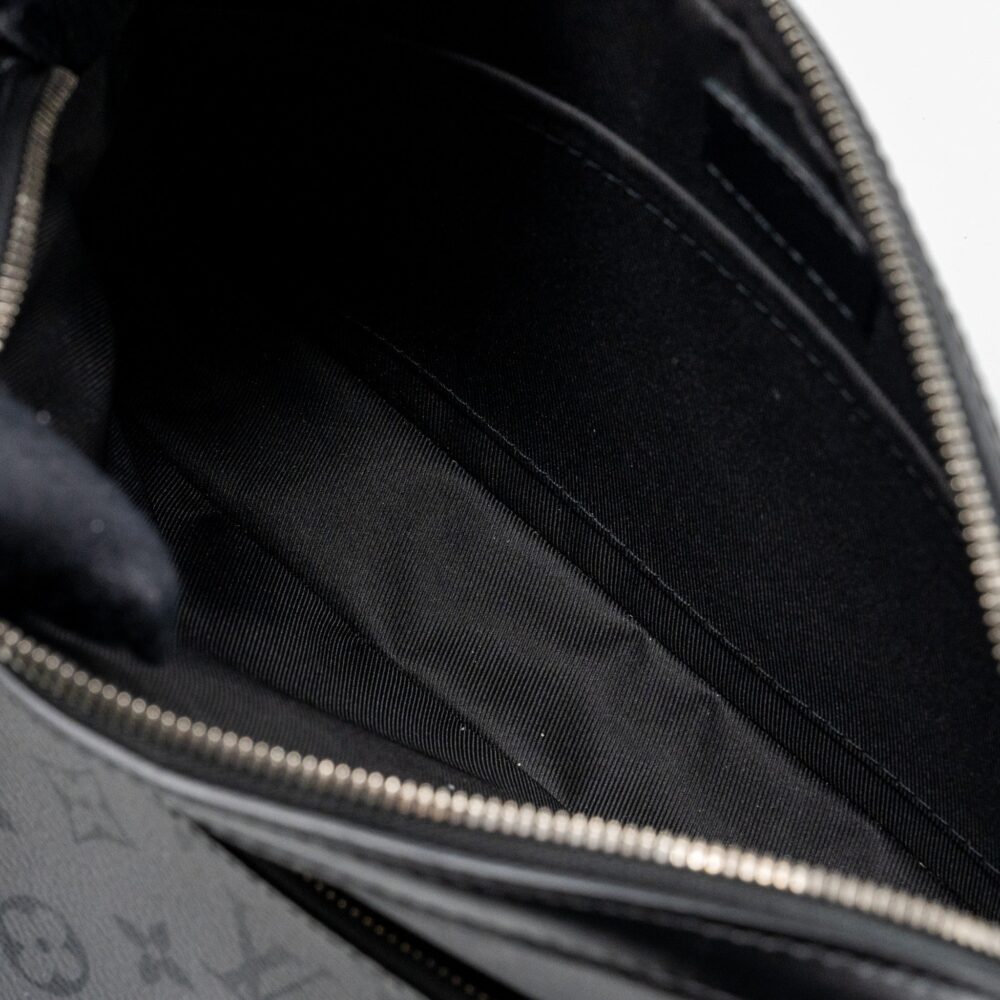 AAA Replica Louis Vuitton LV TRIO MESSENGER BAG MONOGRAM ECLIPSE SHW