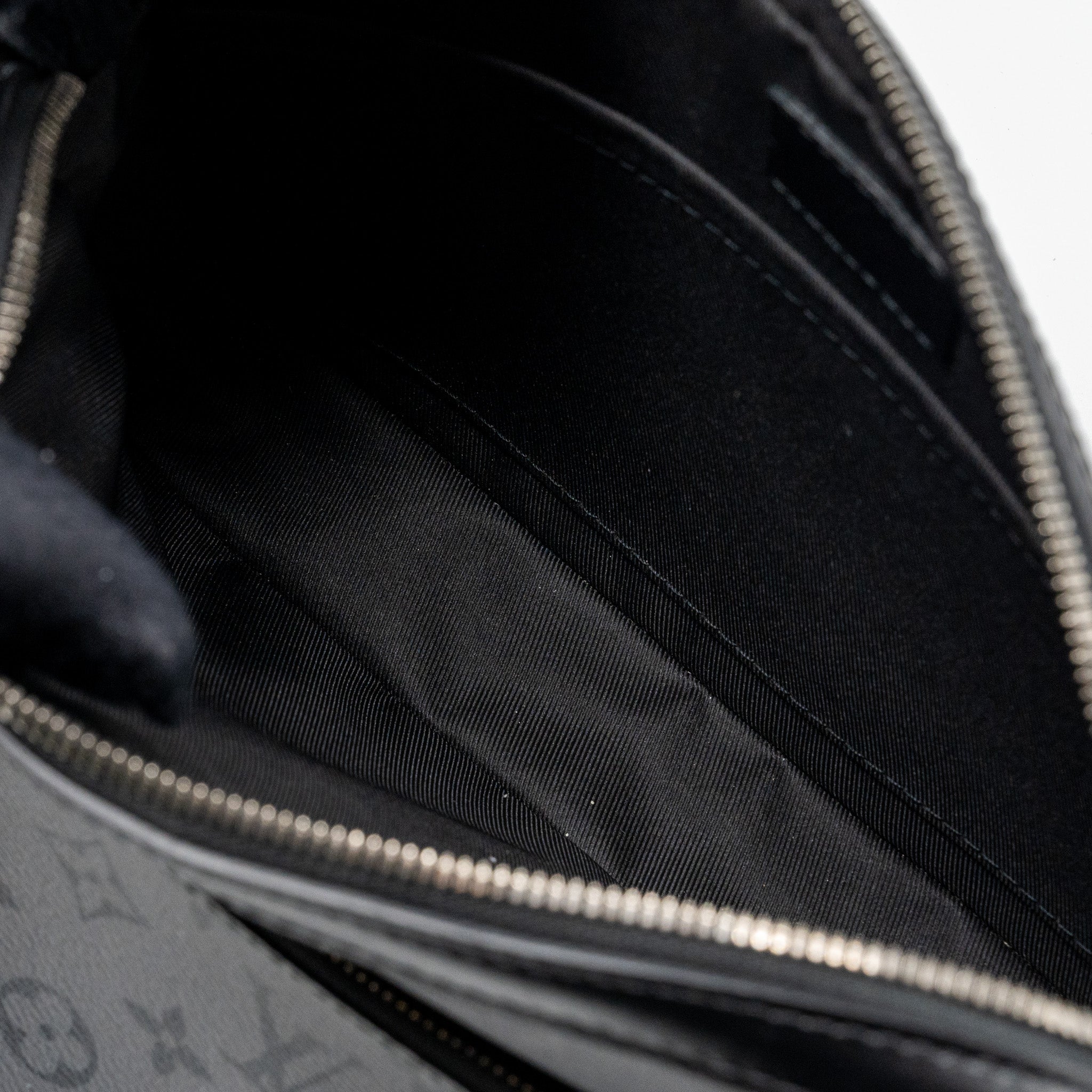 AAA Replica Louis Vuitton LV TRIO MESSENGER BAG MONOGRAM ECLIPSE SHW