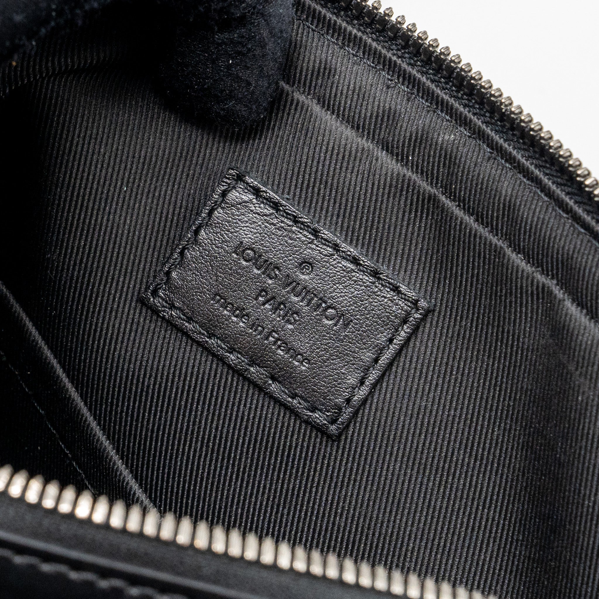 AAA Replica Louis Vuitton LV TRIO MESSENGER BAG MONOGRAM ECLIPSE SHW