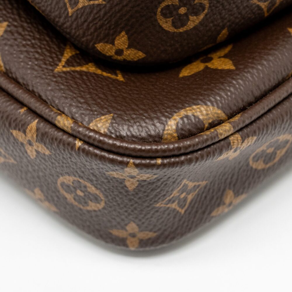 AAA Replica Louis Vuitton LV MULTI POCHETTE ACCESSOIRES MONOGRAM CANVAS GHW