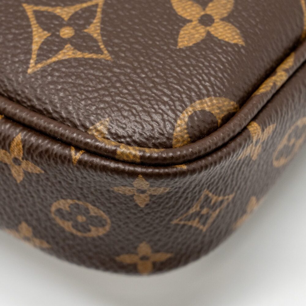 AAA Replica Louis Vuitton LV MULTI POCHETTE ACCESSOIRES MONOGRAM CANVAS GHW