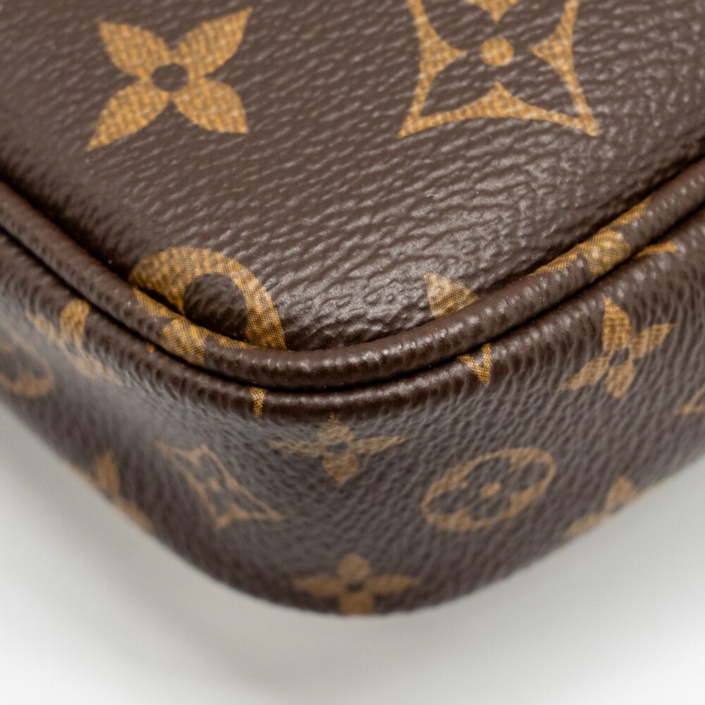 AAA Replica Louis Vuitton LV MULTI POCHETTE ACCESSOIRES MONOGRAM CANVAS GHW