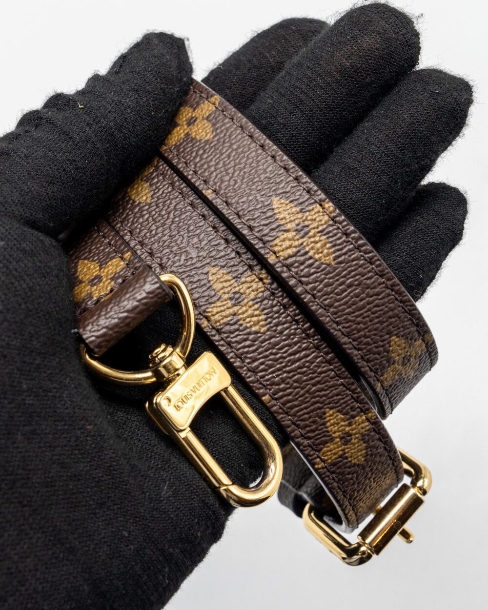 AAA Replica Louis Vuitton LV POCHETTE METIS MONOGRAM CANVAS GHW