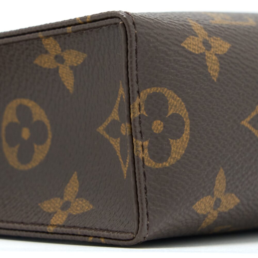 AAA Replica Louis Vuitton LV TOILETRY POCHETTE 26 MONOGRAM CANVAS GHW