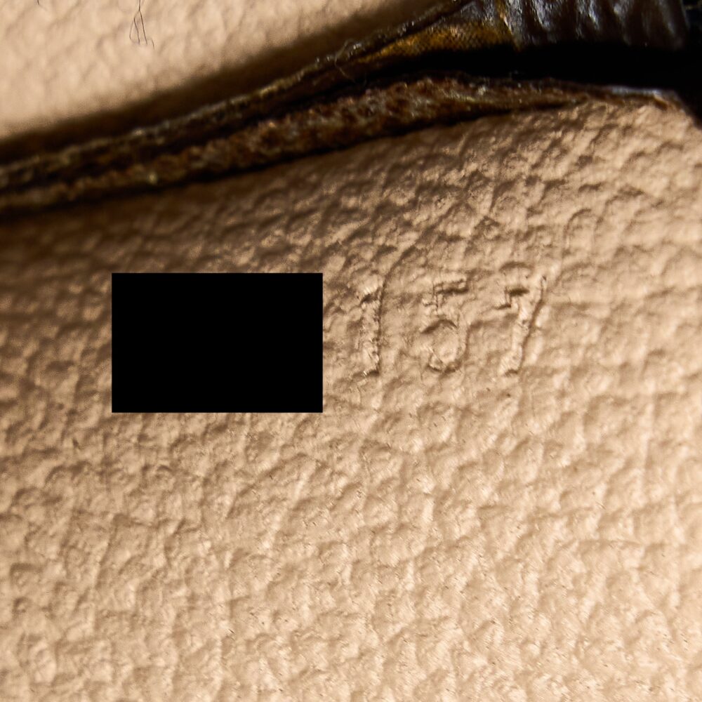 AAA Replica Louis Vuitton LV TOILETRY POCHETTE 26 MONOGRAM CANVAS GHW
