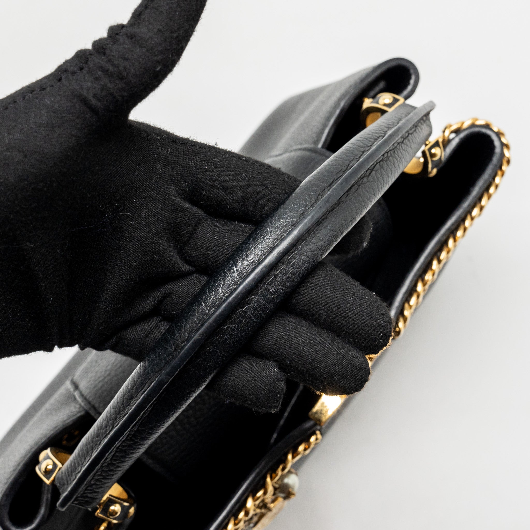 AAA Replica Louis Vuitton LV CAPUCINES MM CALFSKIN BLACK GHW