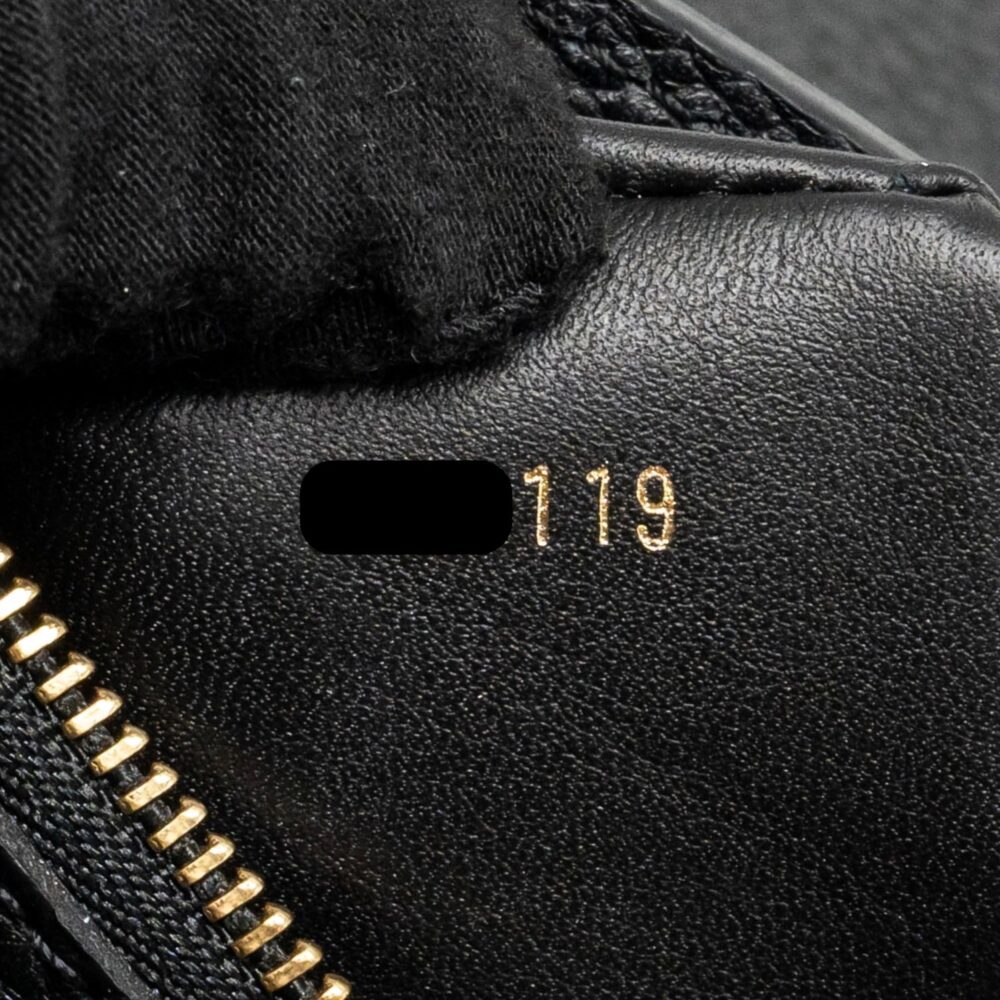 AAA Replica Louis Vuitton LV CAPUCINES MM CALFSKIN BLACK GHW
