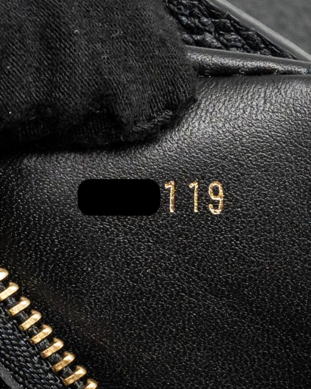 AAA Replica Louis Vuitton LV CAPUCINES MM CALFSKIN BLACK GHW