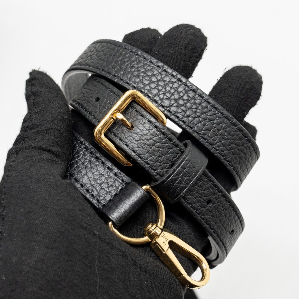 AAA Replica Louis Vuitton LV CAPUCINES MM CALFSKIN BLACK GHW