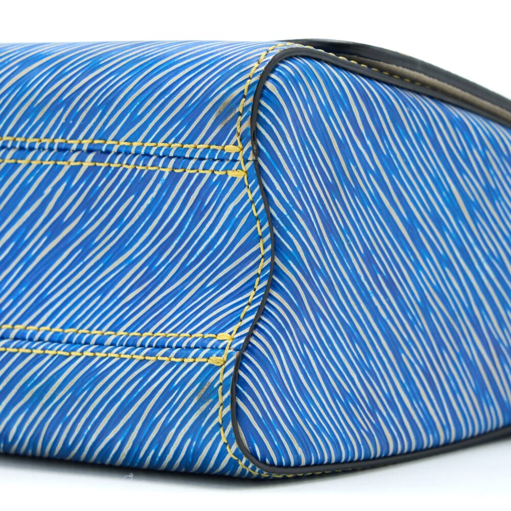 AAA Replica Louis Vuitton LV TWIST MM EPI DENIM/BLACK MULTICOLOURED HARDWARE