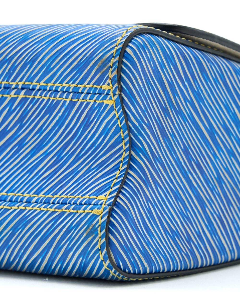 AAA Replica Louis Vuitton LV TWIST MM EPI DENIM/BLACK MULTICOLOURED HARDWARE